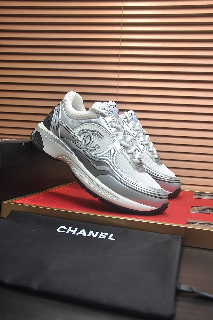 Men's shoes 💰600💶【CHANEL】(Chanel couple's model)👩‍❤️‍💋‍👨The latest all-season shoes🔥🔥The ultimate derivative model. Not only are you more fashionable on your feet, but wearing flat shoes can also lengthen your overall body shape ~ "Features" The simple upper is paired with conspicuous small fragrant cloth strips, which is fashionable and high-end. 💕💕Selected Chanel fabric for the upper, comfortable and soft fabric lining available in 5 colors 🐎Size: (women's 35-39, customized 40. Men's 38-44, customized 45)